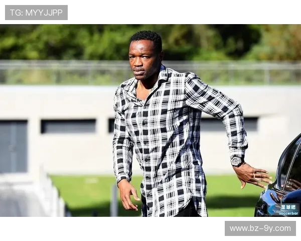 全面探析足球门将心理压力与场上表现互动机制及有效调适策略研究 全面探析足球门将心理压力与场上表现互动机制及有效调适策略研究